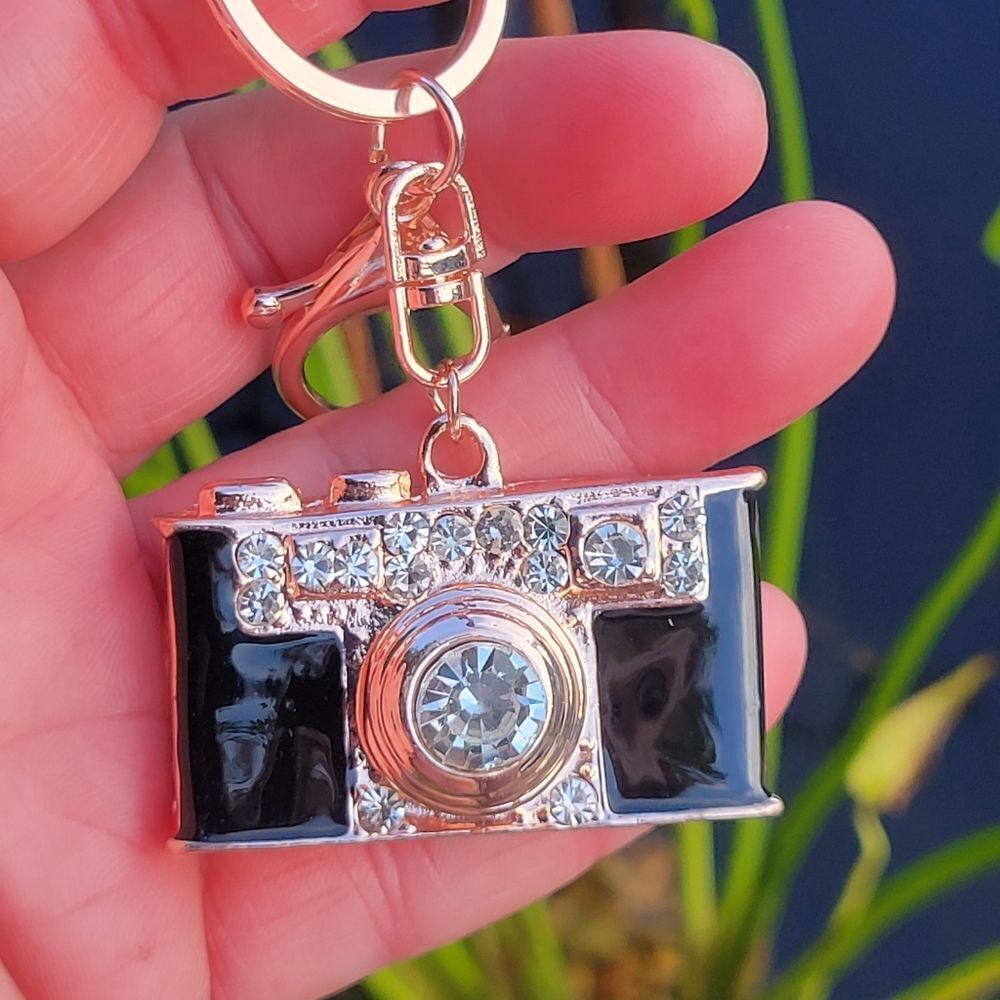 Crystal Camera Keychain - Picture 5 of 6